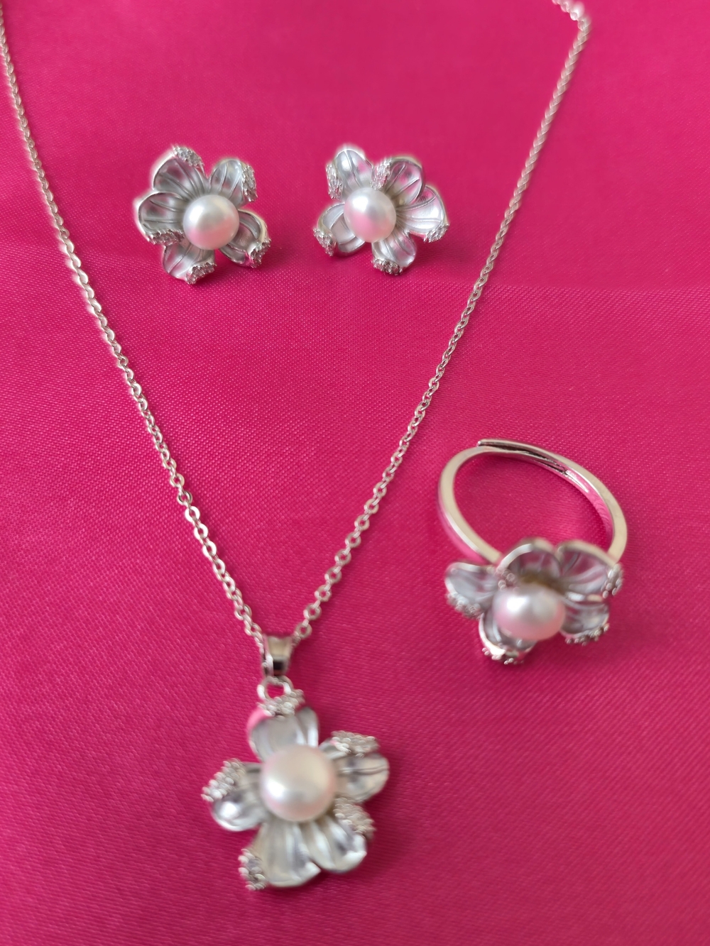 Freshwater Pearl Flower‎ Jewelry Set Necklace, Earrings & Ring - Silver Plated